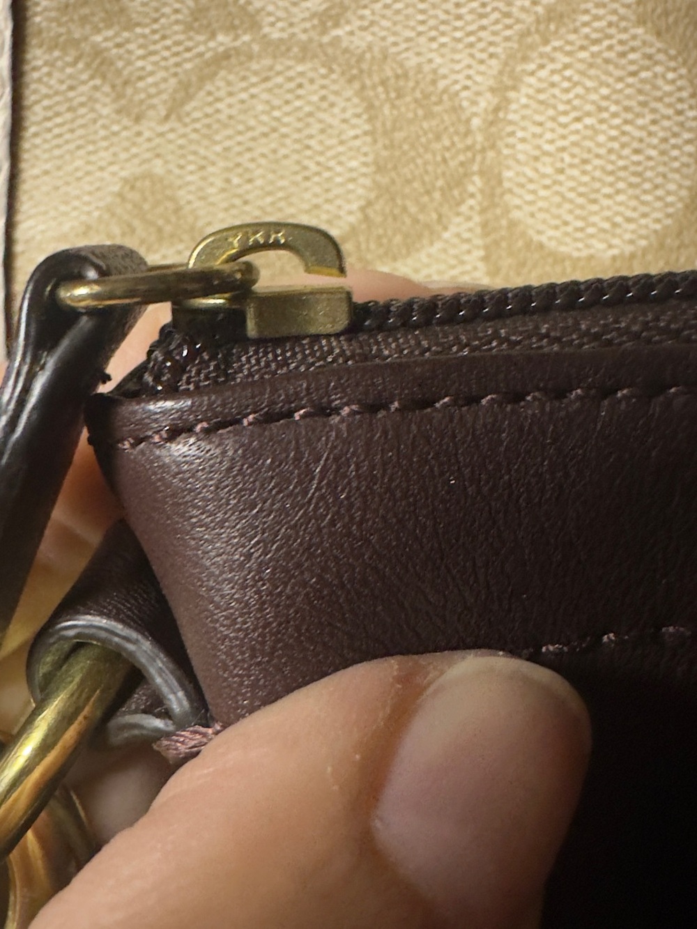 Vintage Chic Coach Chocolate Leather Crossbody Bag - Picture 7 of 8